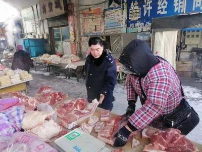 江源區(qū)市場監(jiān)督管理局開展春節(jié)期間食品安全專項檢查，聚焦預(yù)包裝食品批發(fā)環(huán)節(jié)
